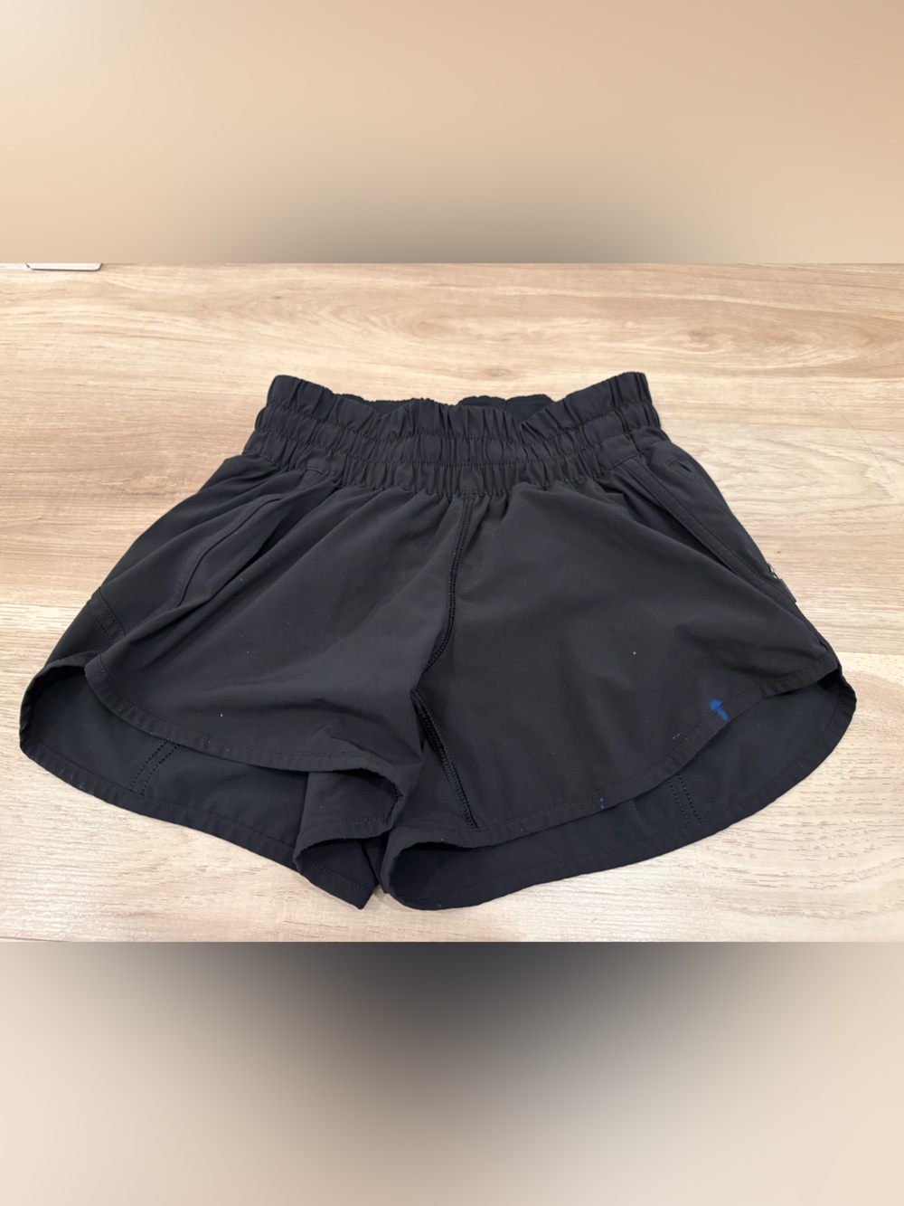 Lululemon Tracker Short V * read*